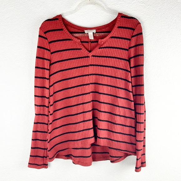 ARIZONA | 🐅 Orange & Black Striped Thermal-Style Long-Sleeved Sweater - Picture 4 of 10